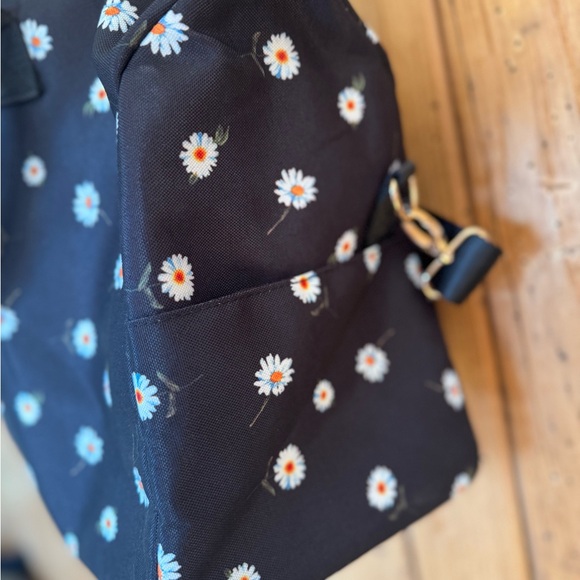 Alice and Olivia Daisy Print Duffel Tote Bag Black - Picture 11 of 13